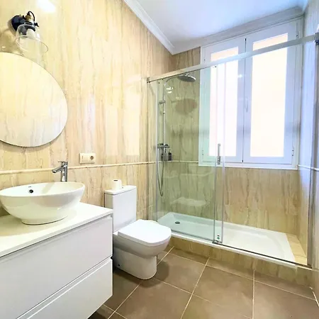 Home4u Gran Via Luxury Apartment Granada