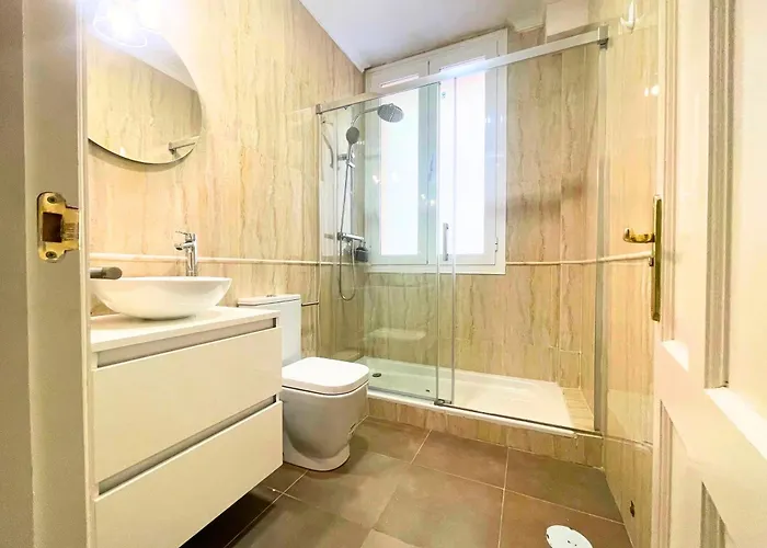 Home4u Gran Via Luxury Apartment *